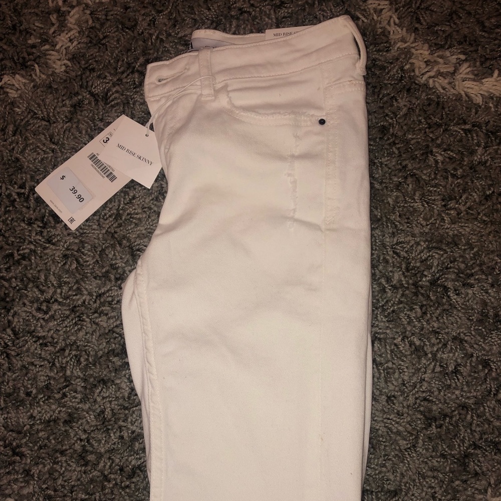 Zara mid rise white skinny jeans